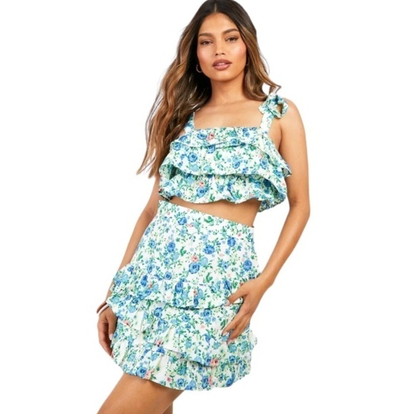 NWT Women’s Ditsy Floral Top and Skirt Set Sz 8 - Picture 1 of 9